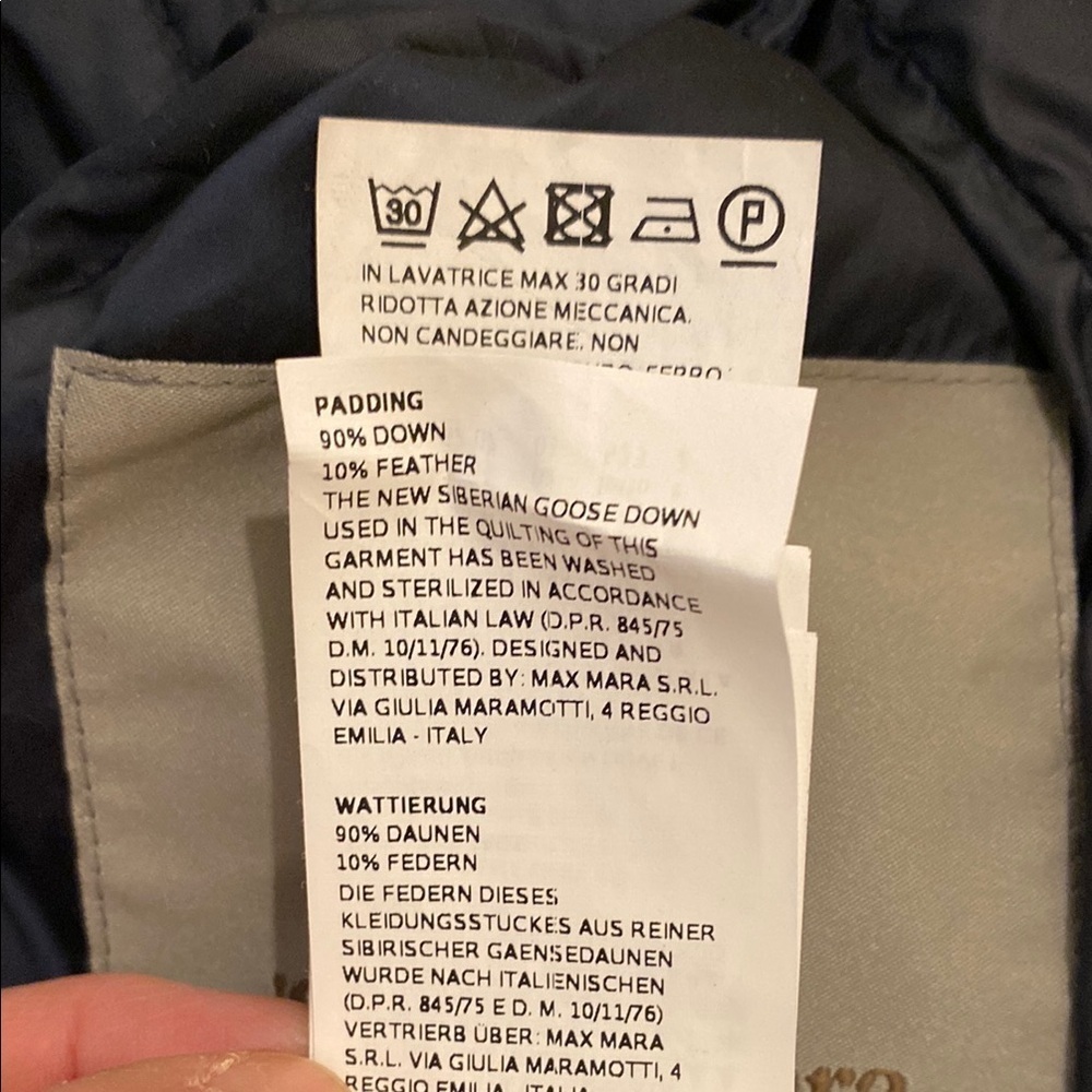 ‘S MAXMARA Navy Quilted Hooded Reversed Jacket. Size 8 ( missing belt) - Picture 9 of 14